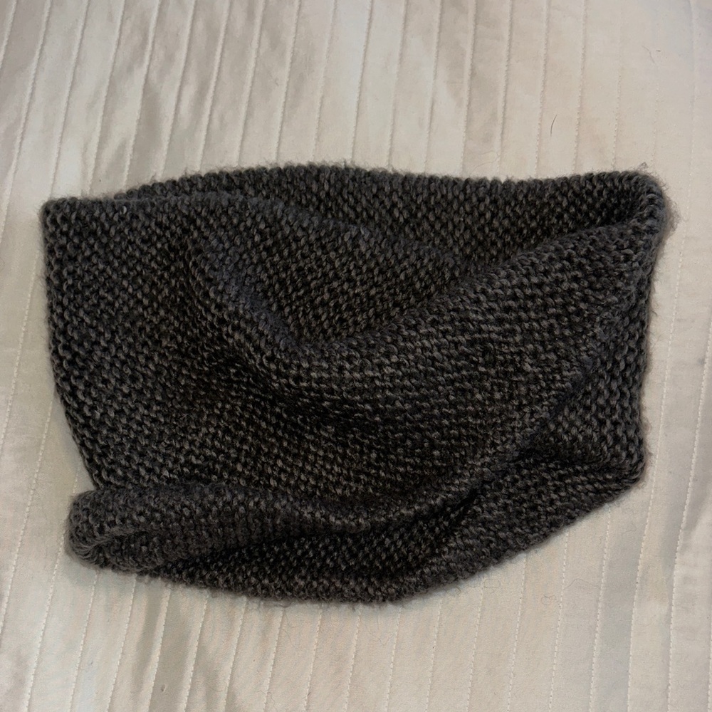 LOFT Dark Gray Knit Scarf
